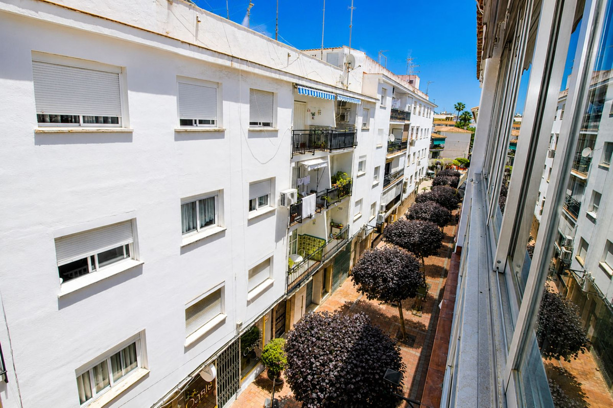 Apartment for sale in Estepona