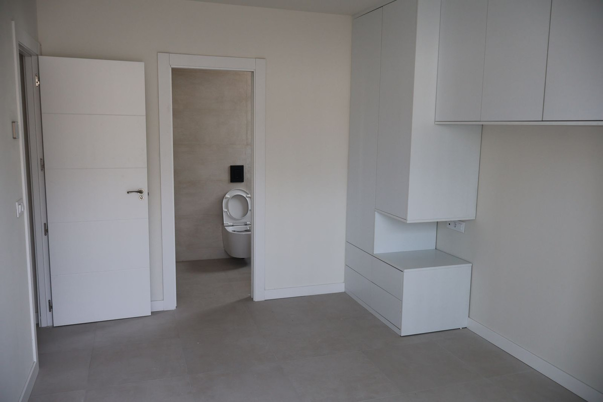 Apartment for sale in Estepona