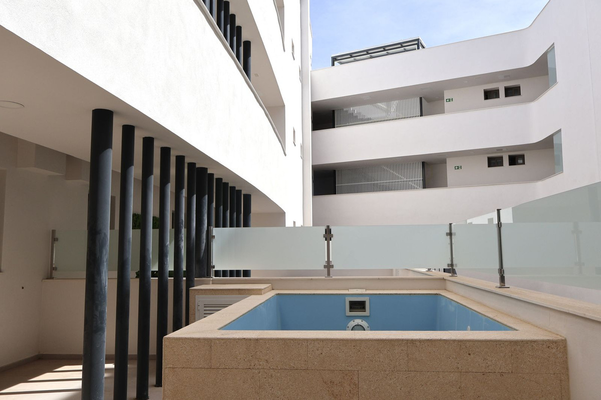 Apartment-in-Estepona-Ref-R5397568 Apartment for sale in Estepona