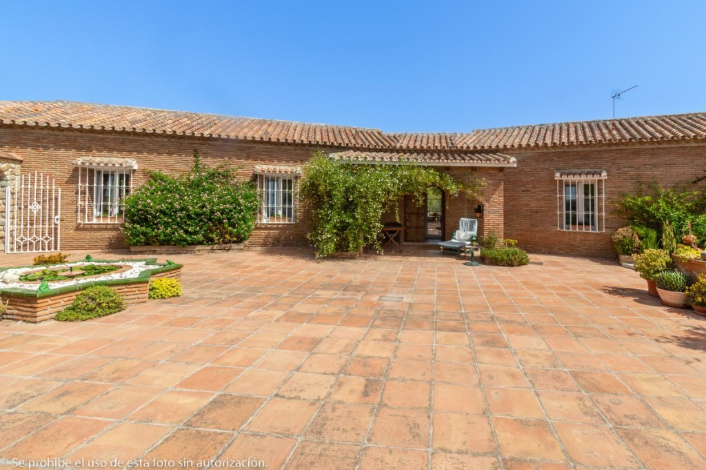 Finca for sale in Alhaurín de la Torre