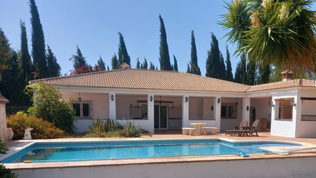 Finca-in-Alhaurin-el-Grande-Ref-R5378935 Finca for sale in Alhaurín el Grande