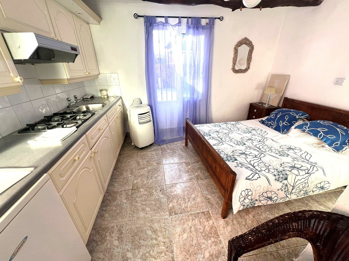 Finca for sale in Coín