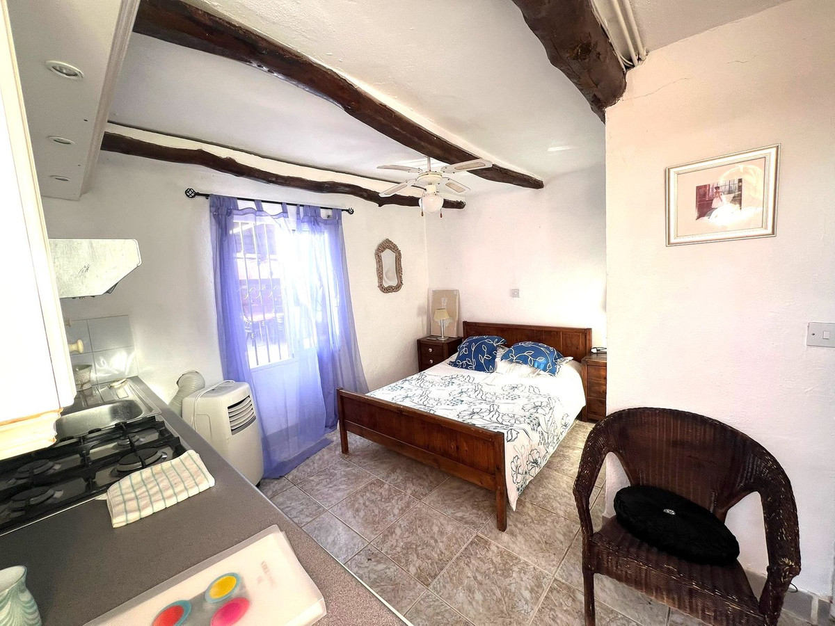 Finca for sale in Coín