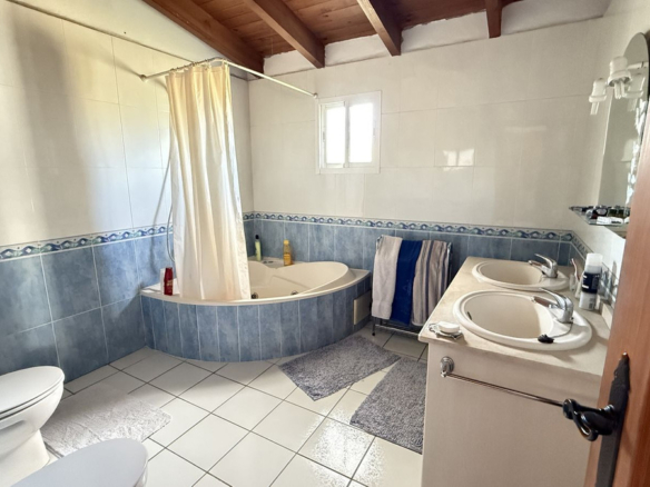 Finca for sale in Coín
