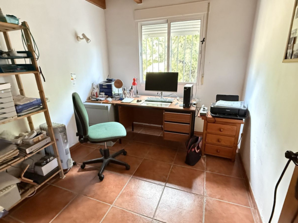 Finca for sale in Coín