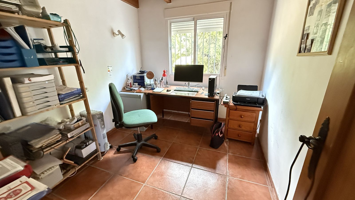 Finca for sale in Coín