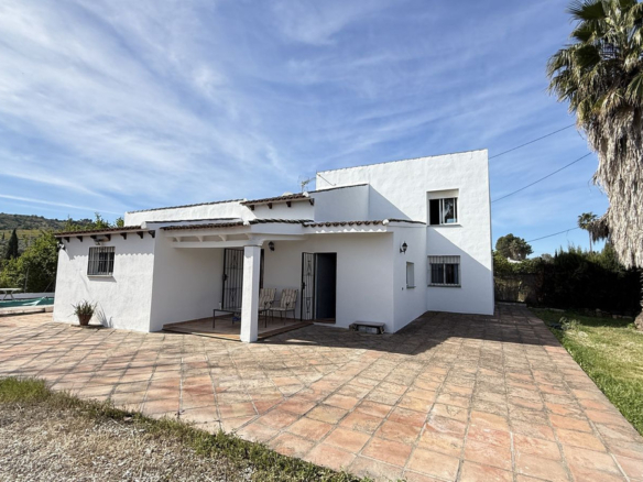 Finca for sale in Coín