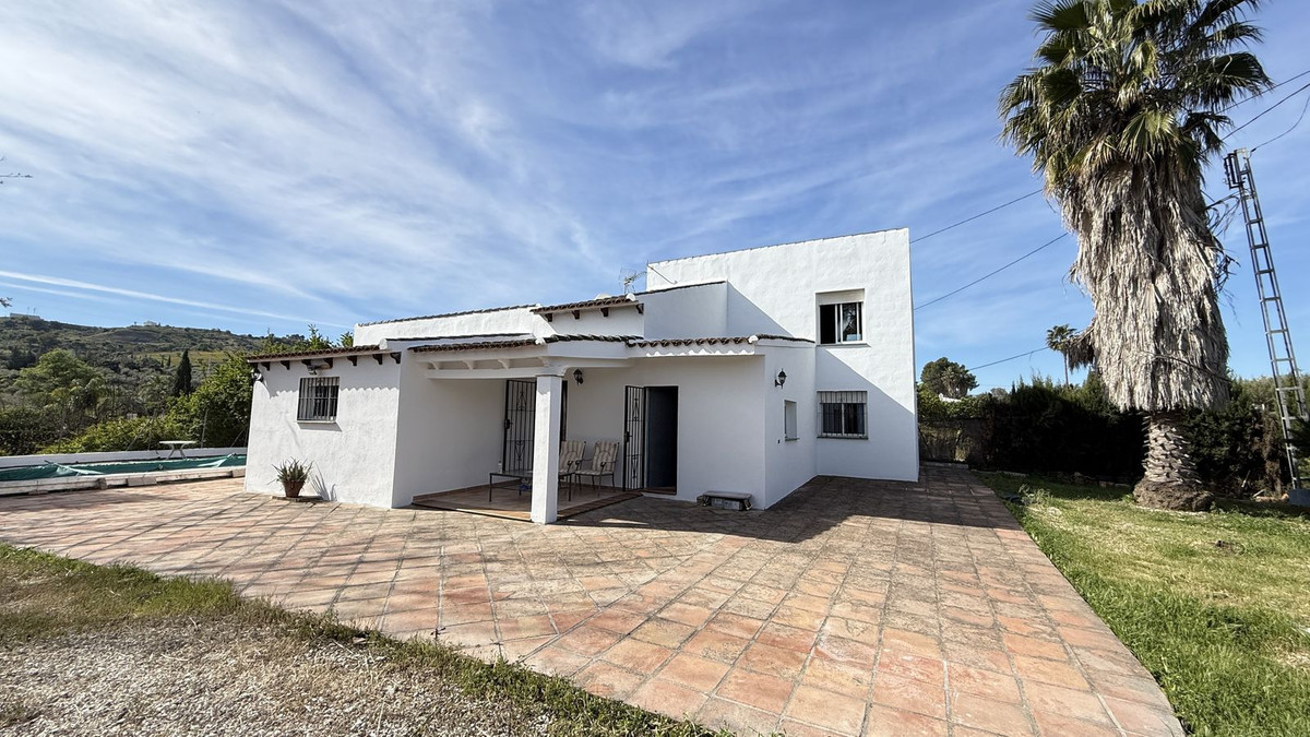 Finca for sale in Coín