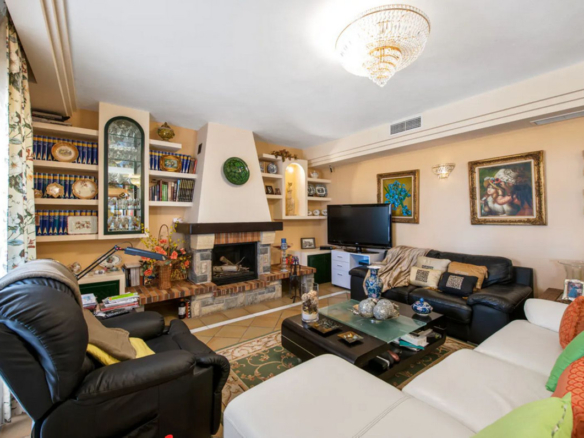 Finca for sale in Estepona