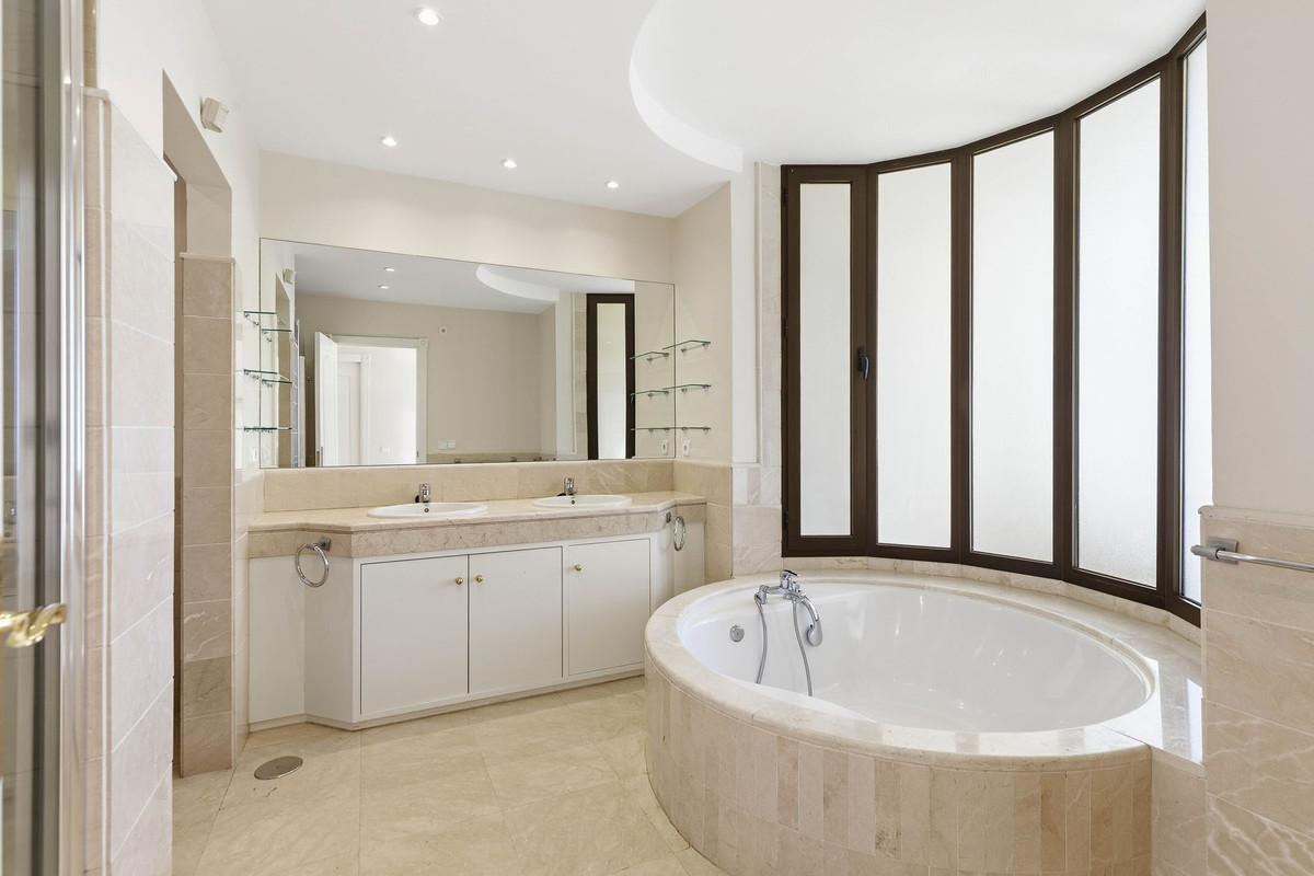 Penthouse for sale in Benahavís