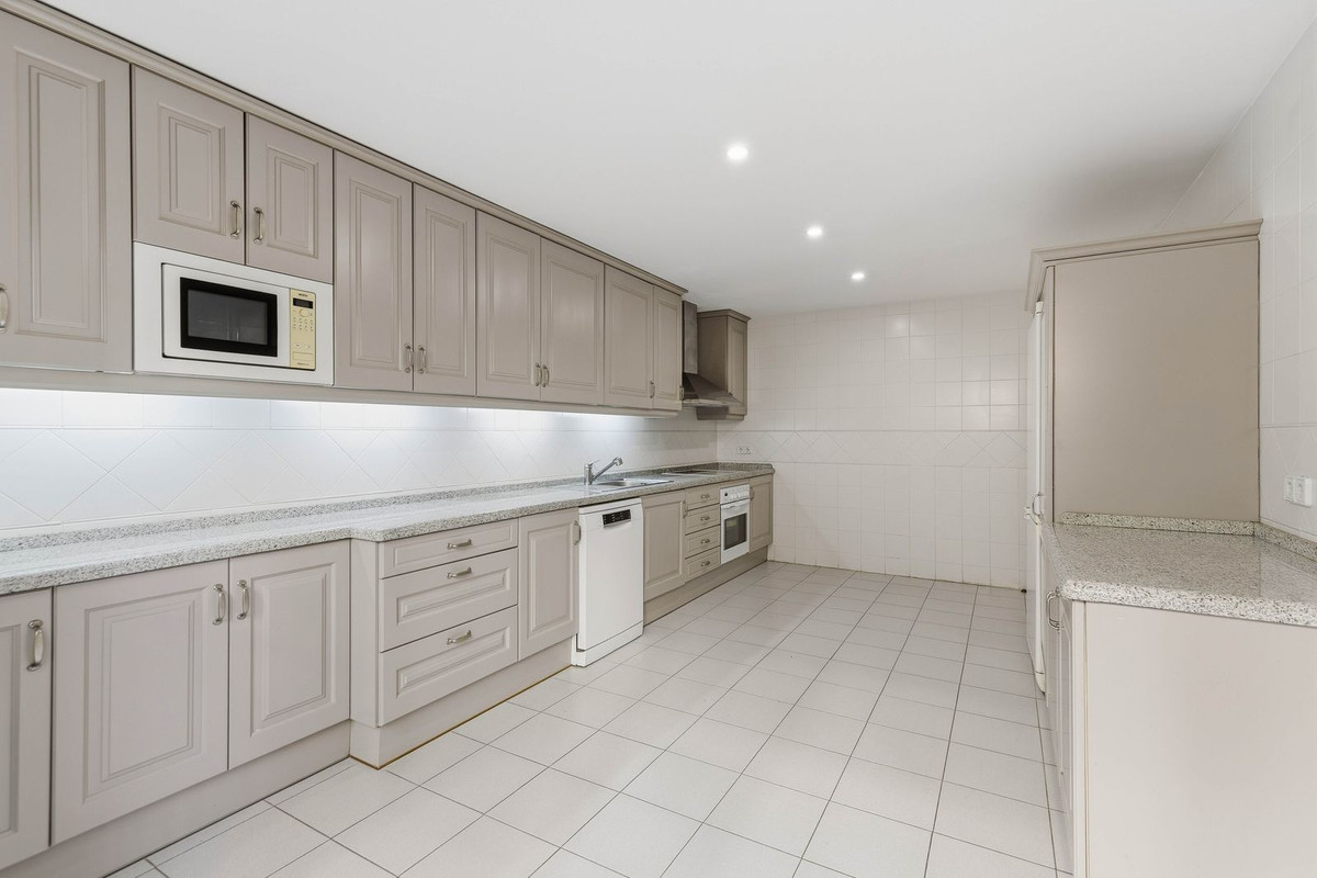 Penthouse for sale in Benahavís