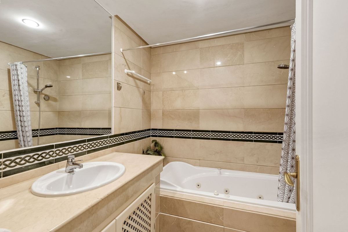 Penthouse for sale in Benahavís