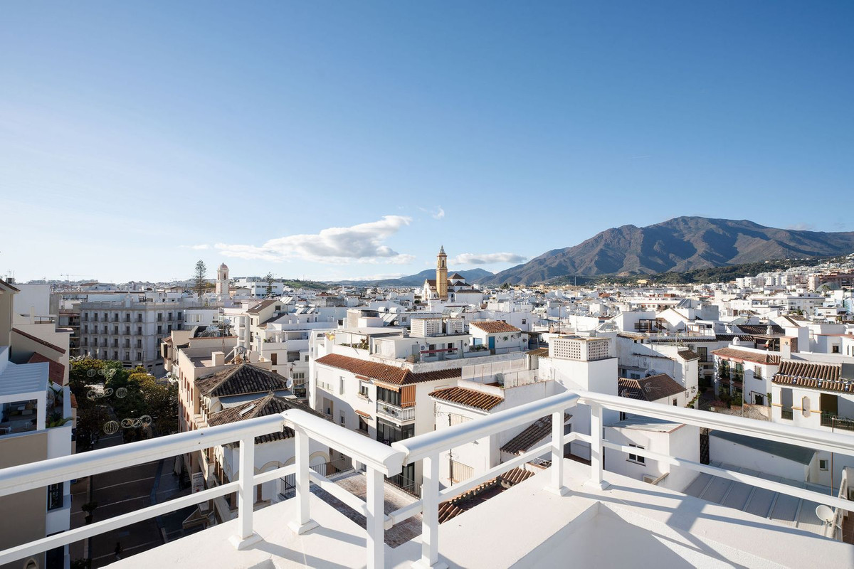 Penthouse for sale in Estepona