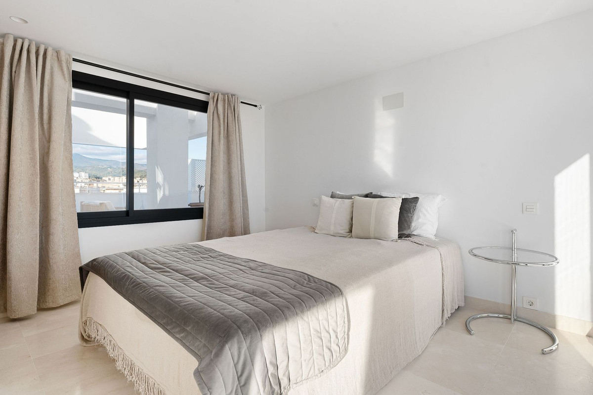 Penthouse for sale in Estepona