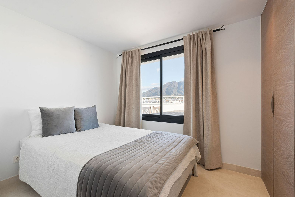 Penthouse for sale in Estepona