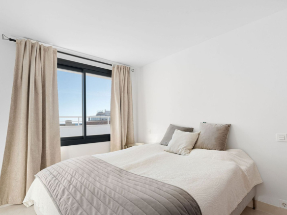 Penthouse for sale in Estepona