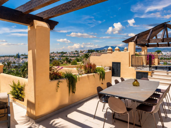 Penthouse for sale in Estepona