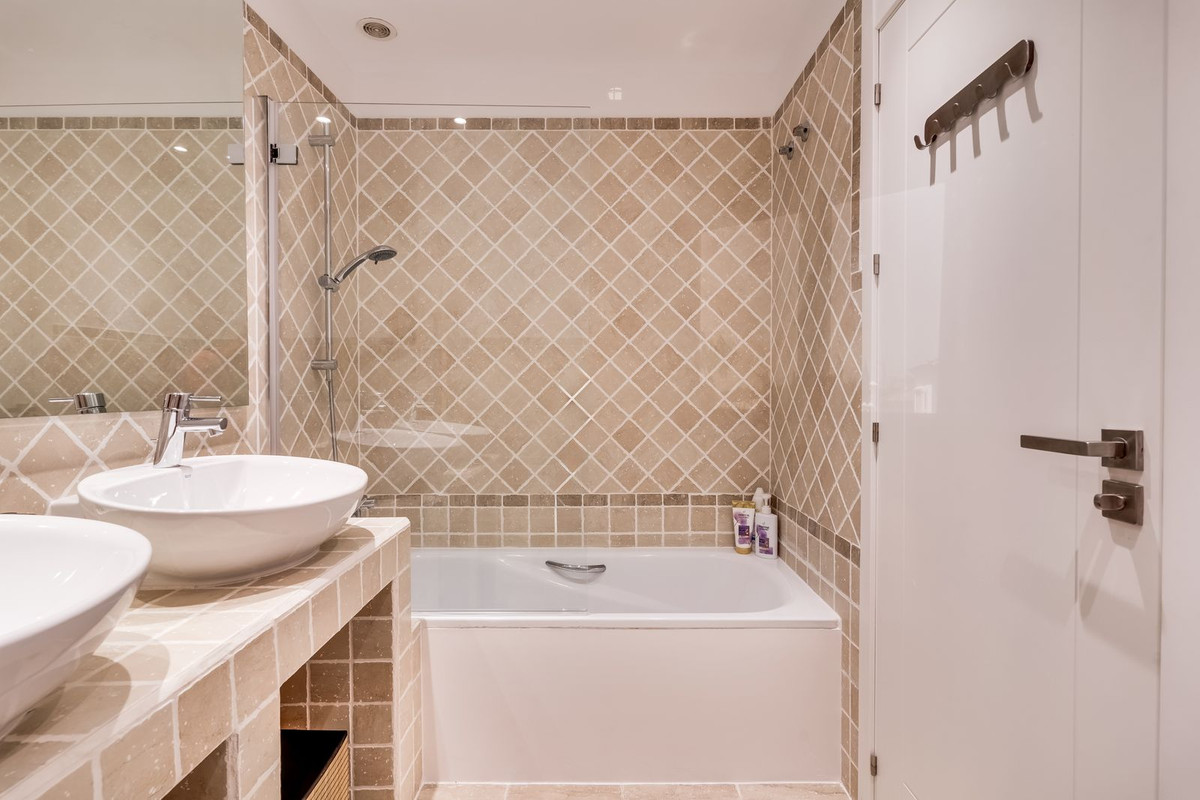 Penthouse for sale in Estepona