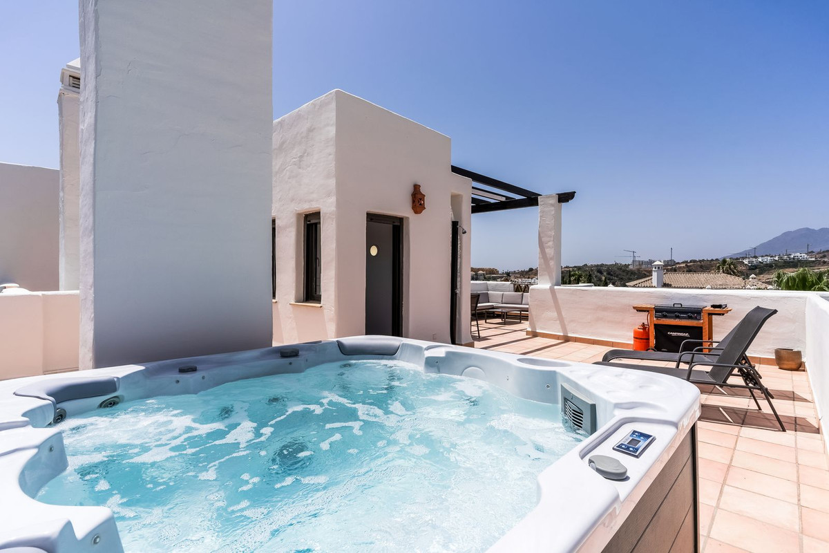 Penthouse for sale in Estepona