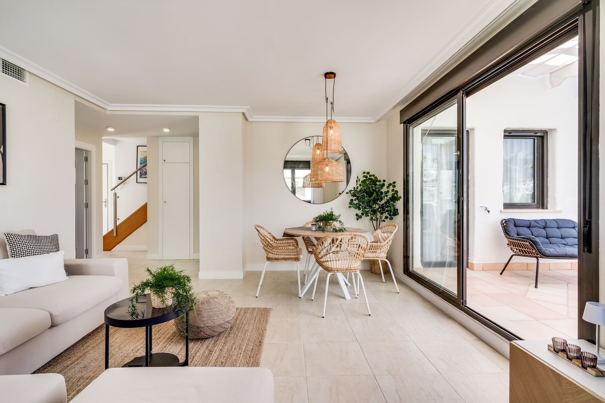 Penthouse for sale in Estepona