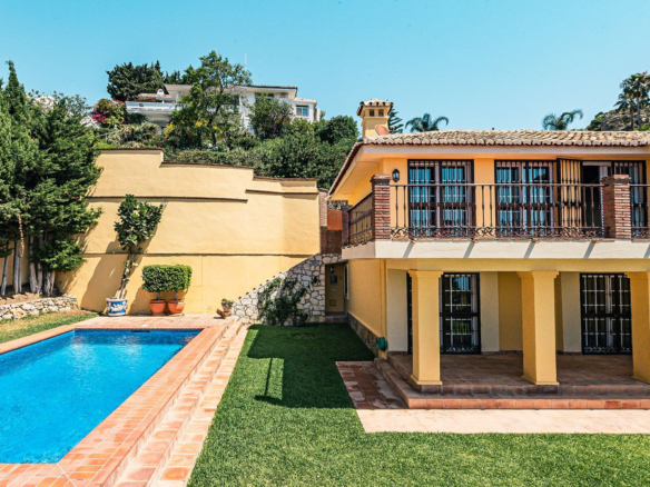 Semi-Detached House for sale in Benalmadena