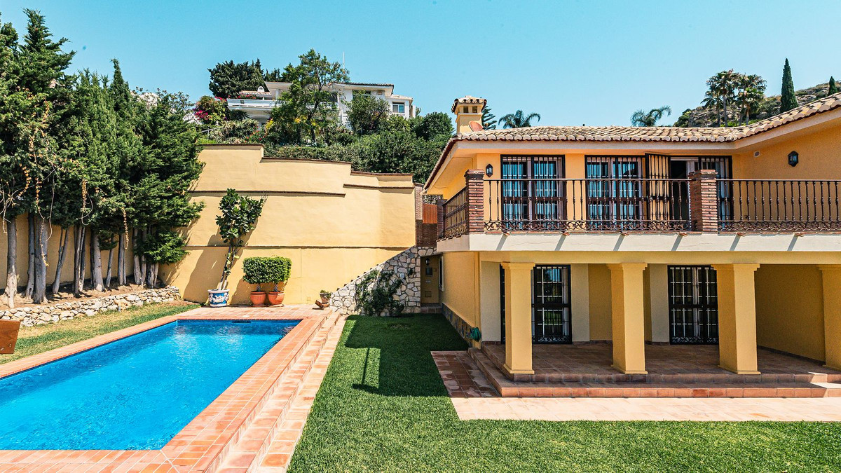 Semi-Detached House for sale in Benalmadena