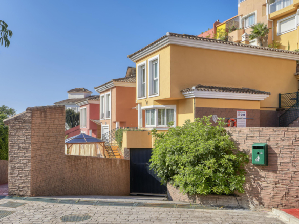 Semi-Detached House for sale in Benalmadena