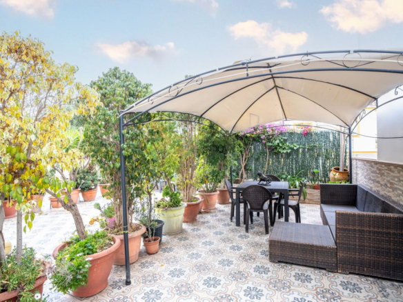 Semi-Detached House for sale in Estepona
