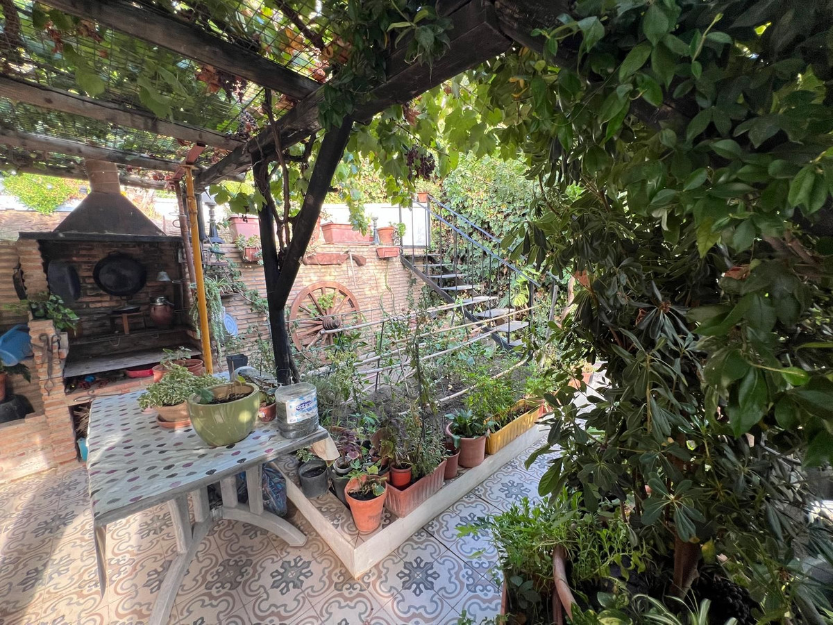 Semi-Detached House for sale in Estepona