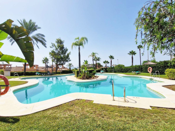 Semi-Detached House for sale in Estepona