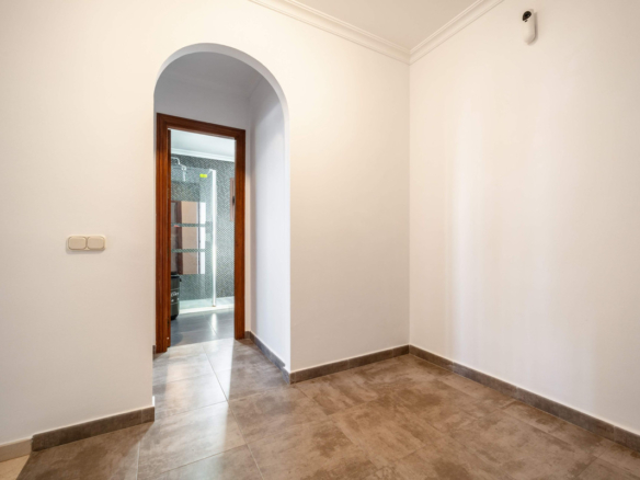 Semi-Detached House for sale in Estepona
