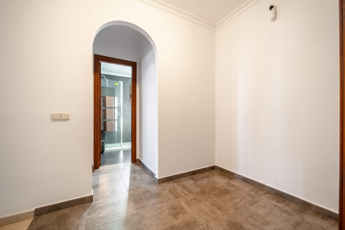 Semi-Detached House for sale in Estepona