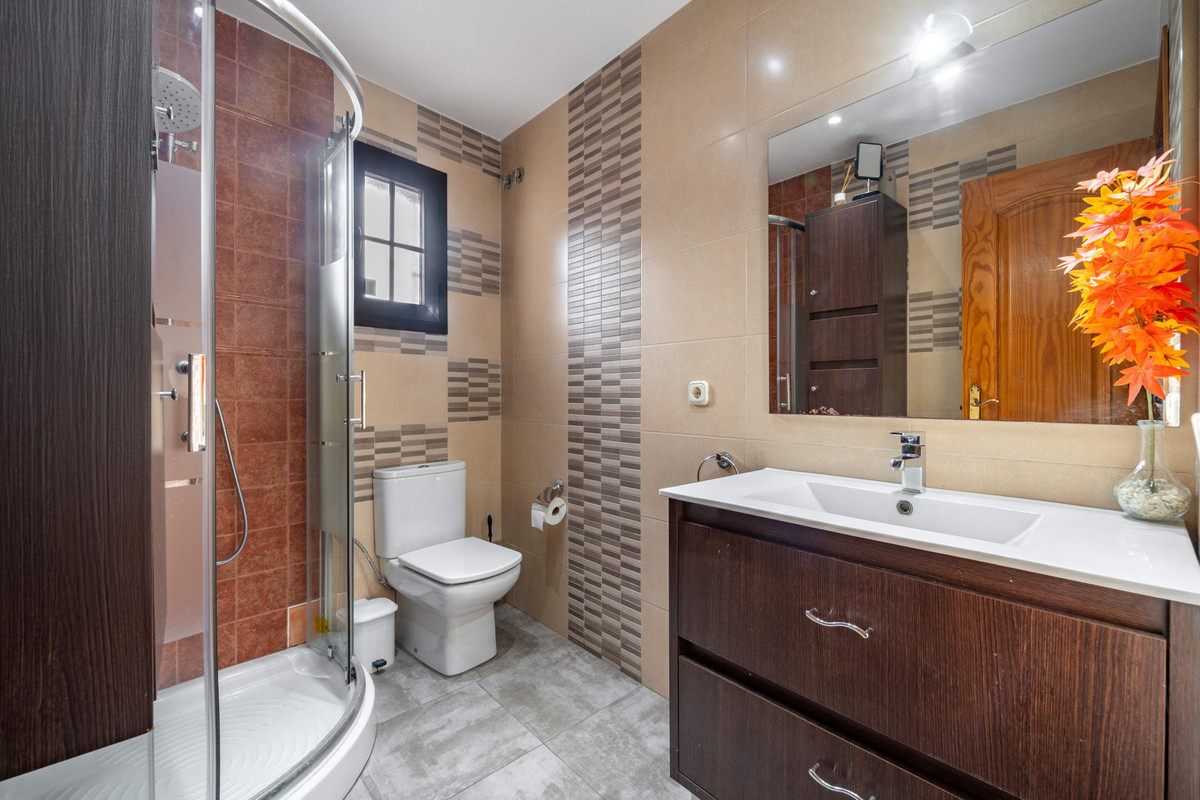 Semi-Detached House for sale in Estepona