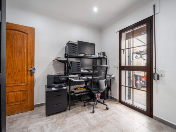 Semi-Detached House for sale in Estepona