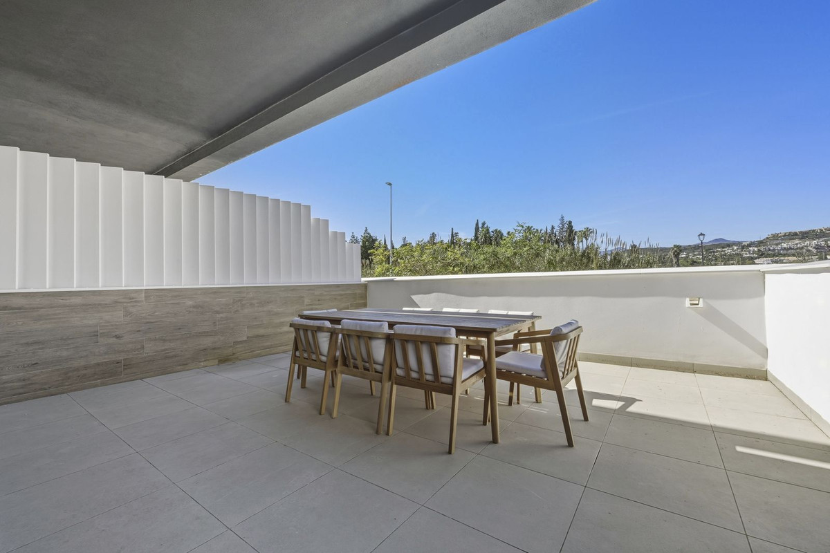 Semi-Detached House for sale in Estepona