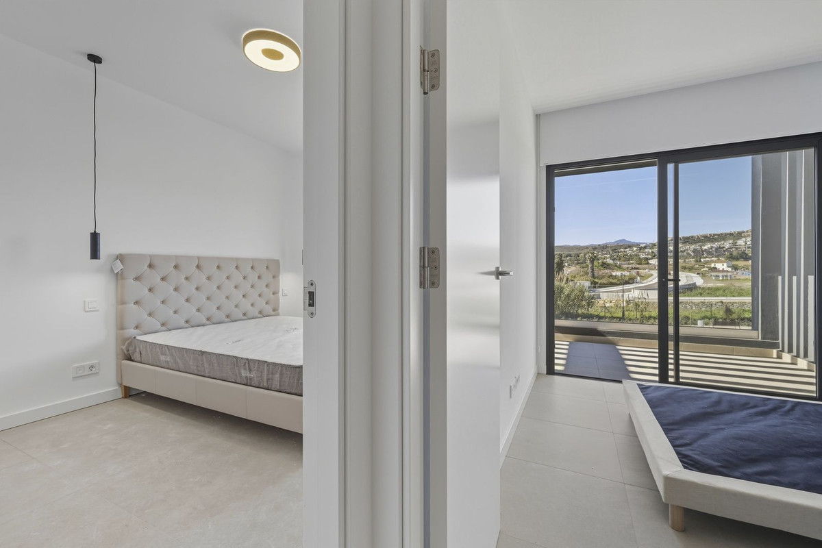 Semi-Detached House for sale in Estepona