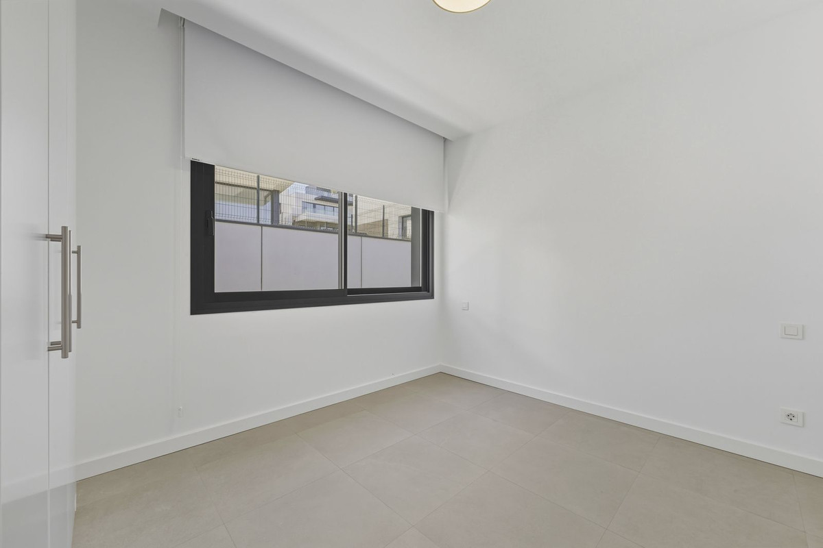 Semi-Detached House for sale in Estepona