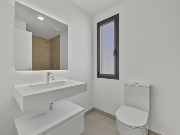 Semi-Detached House for sale in Estepona