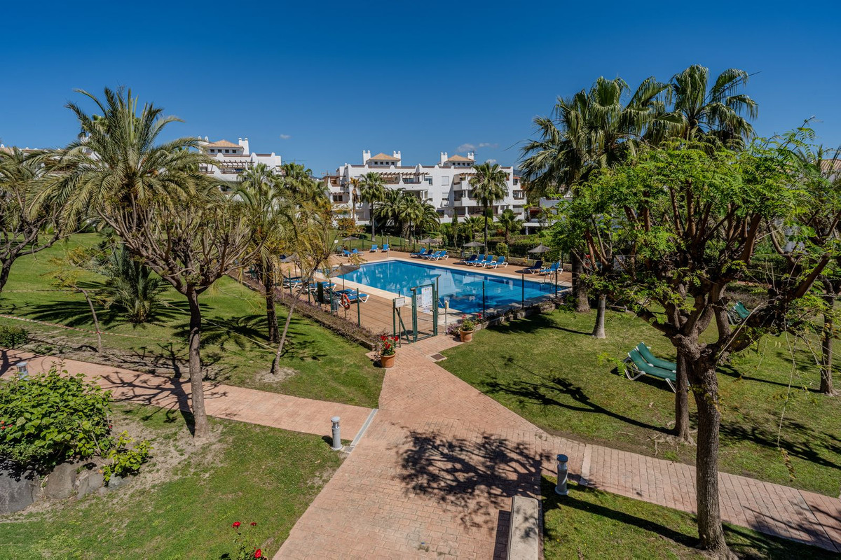 Semi-Detached House for sale in Estepona