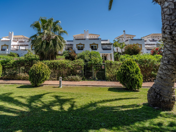 Semi-Detached House for sale in Estepona