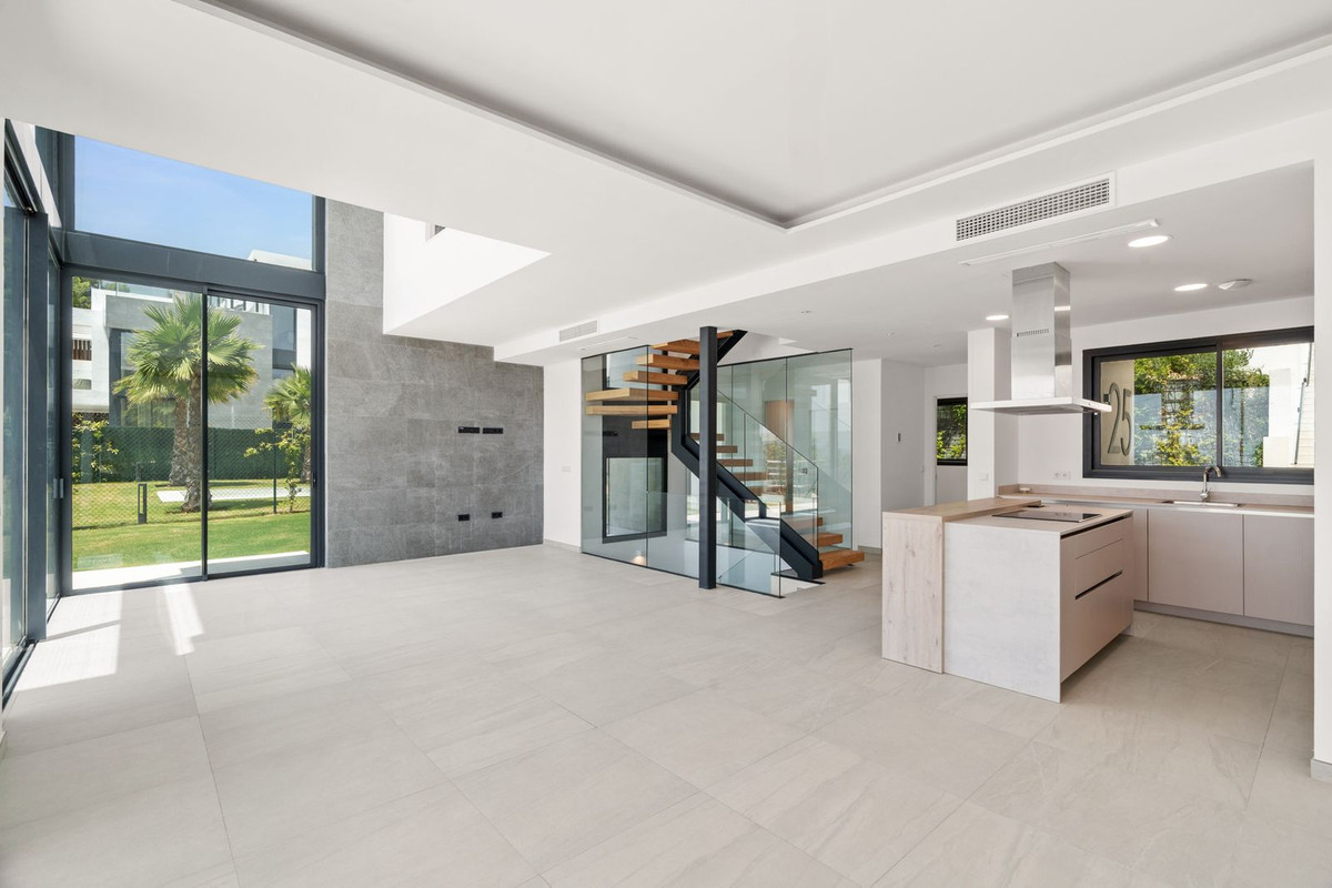 Semi-Detached House for sale in Marbella