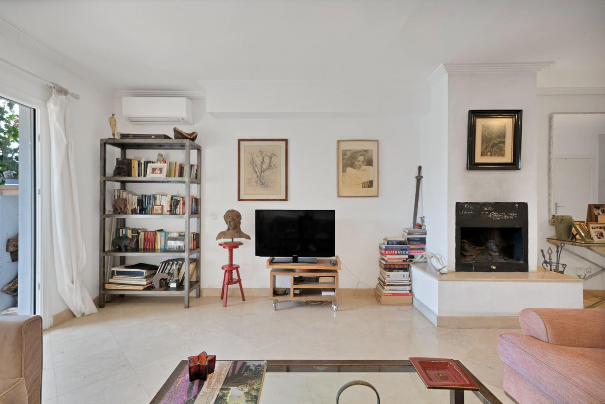 Semi-Detached House for sale in Marbella