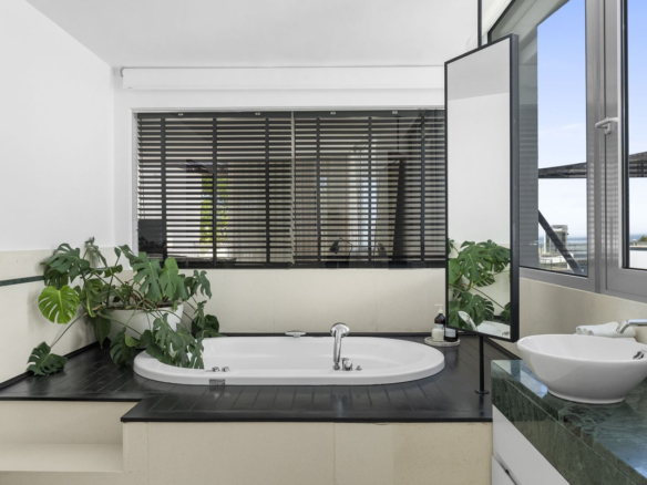 Semi-Detached House for sale in Marbella