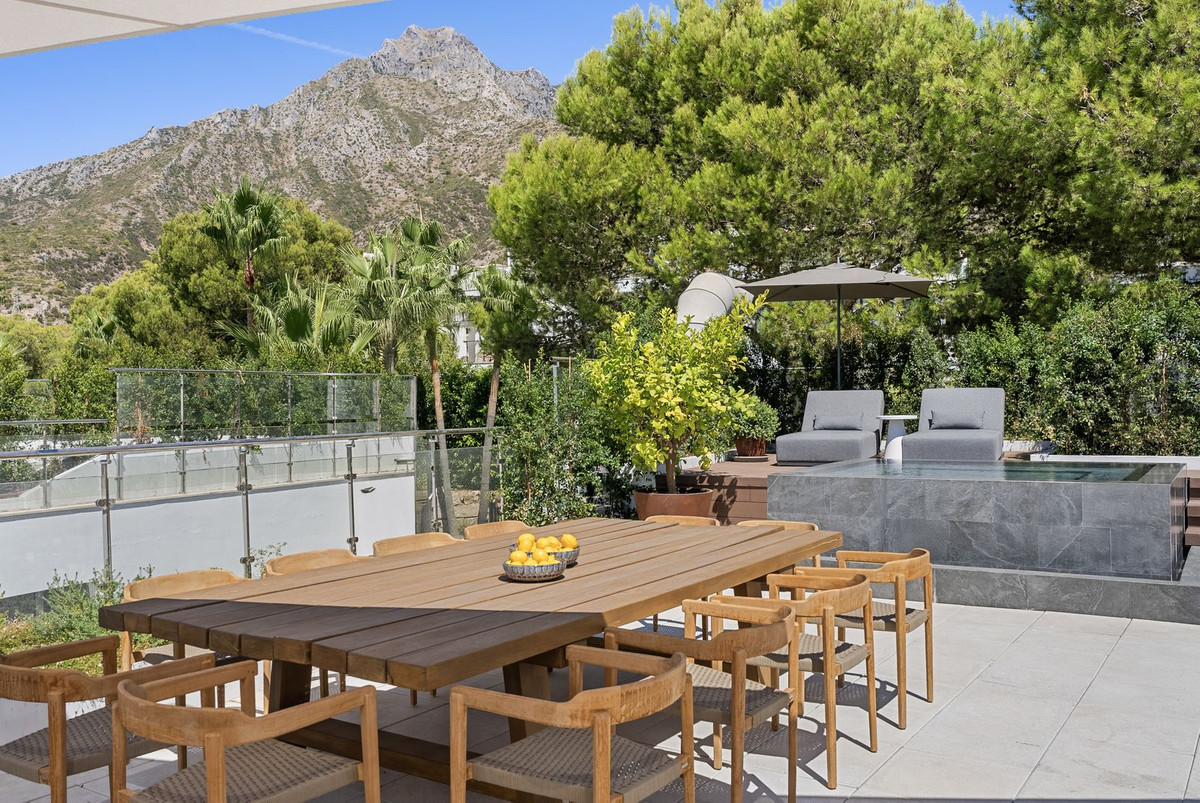 Semi-Detached House for sale in Marbella