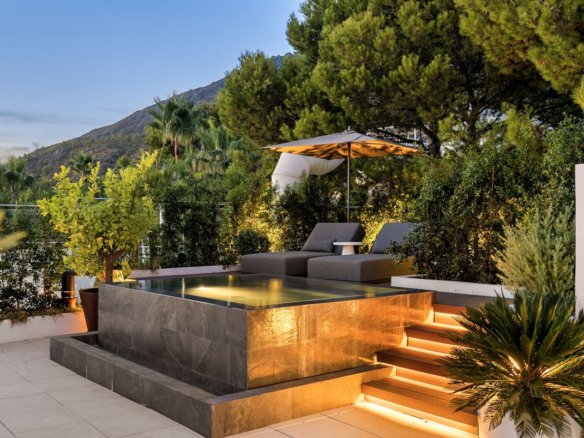 Semi-Detached House for sale in Marbella