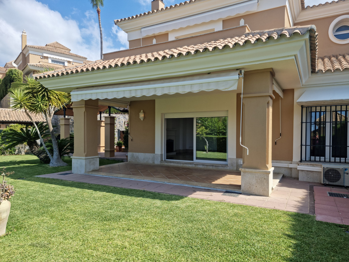 Semi-Detached House for sale in Marbella