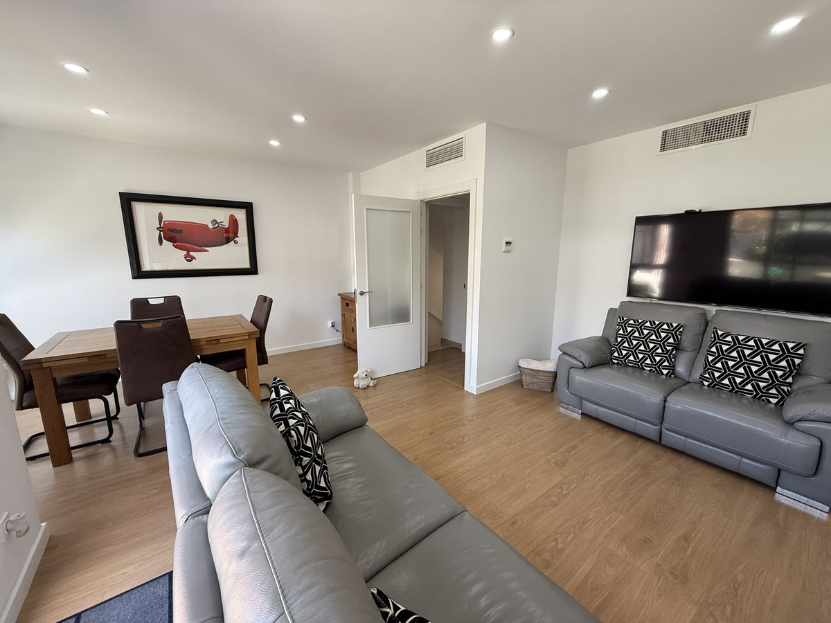 Townhouse for sale in Churriana