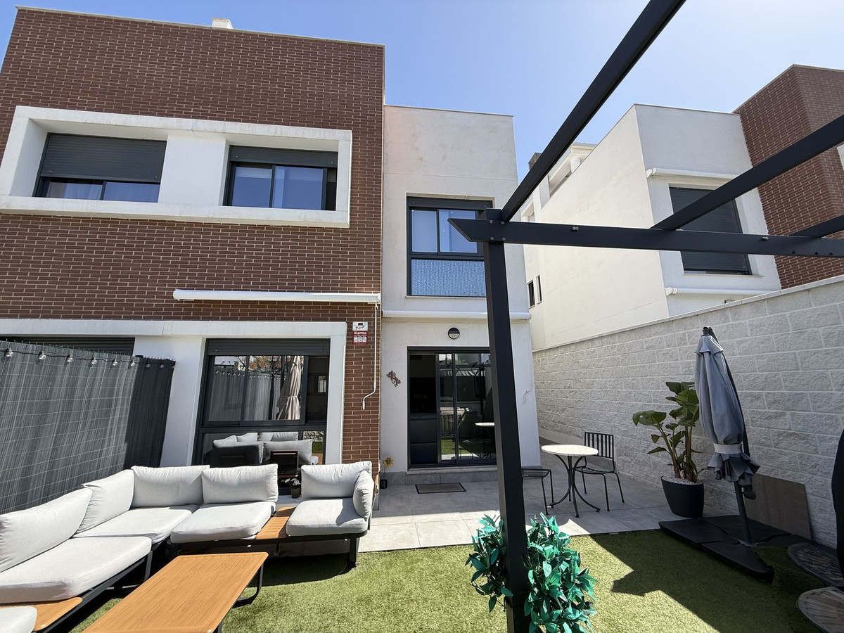 Townhouse for sale in Churriana