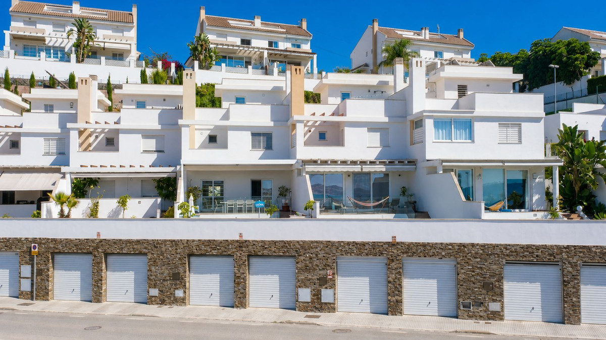 Townhouse-in-Malaga-Ref-R5374933 Townhouse for sale in Málaga