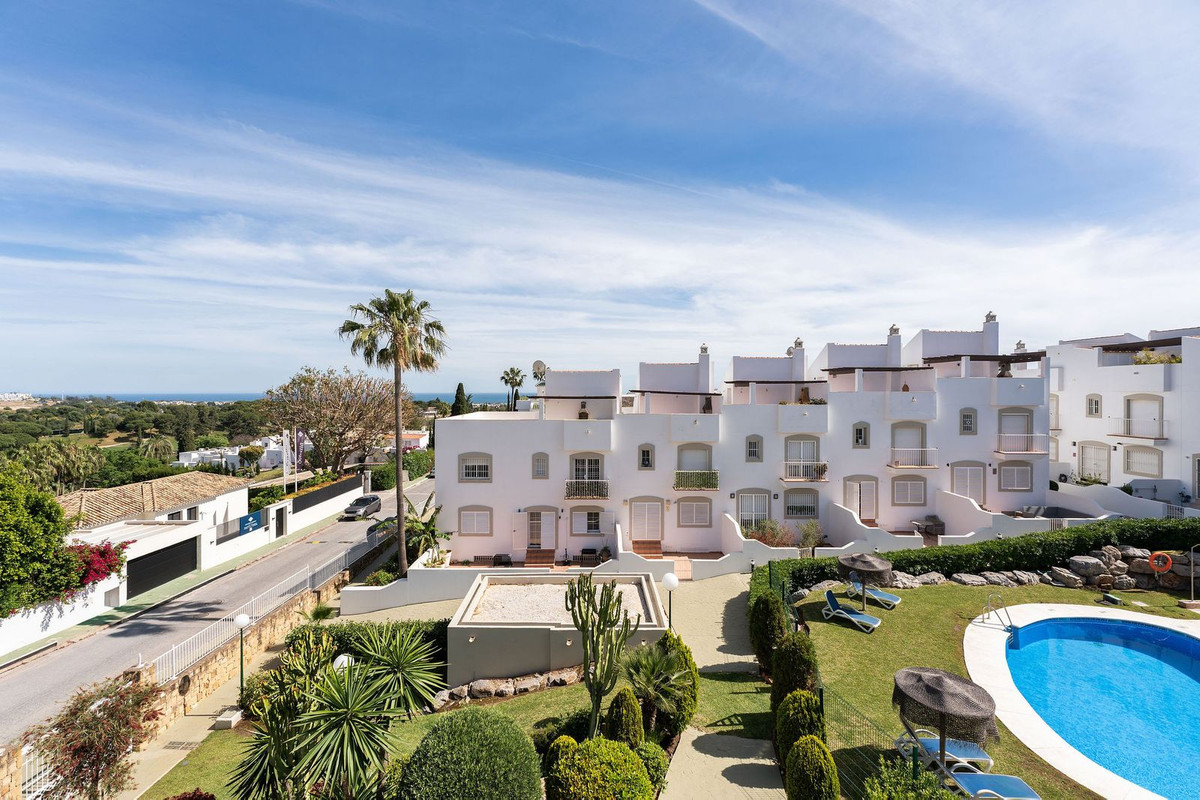 Townhouse-in-Marbella-Ref-R5374618 Townhouse for sale in Marbella